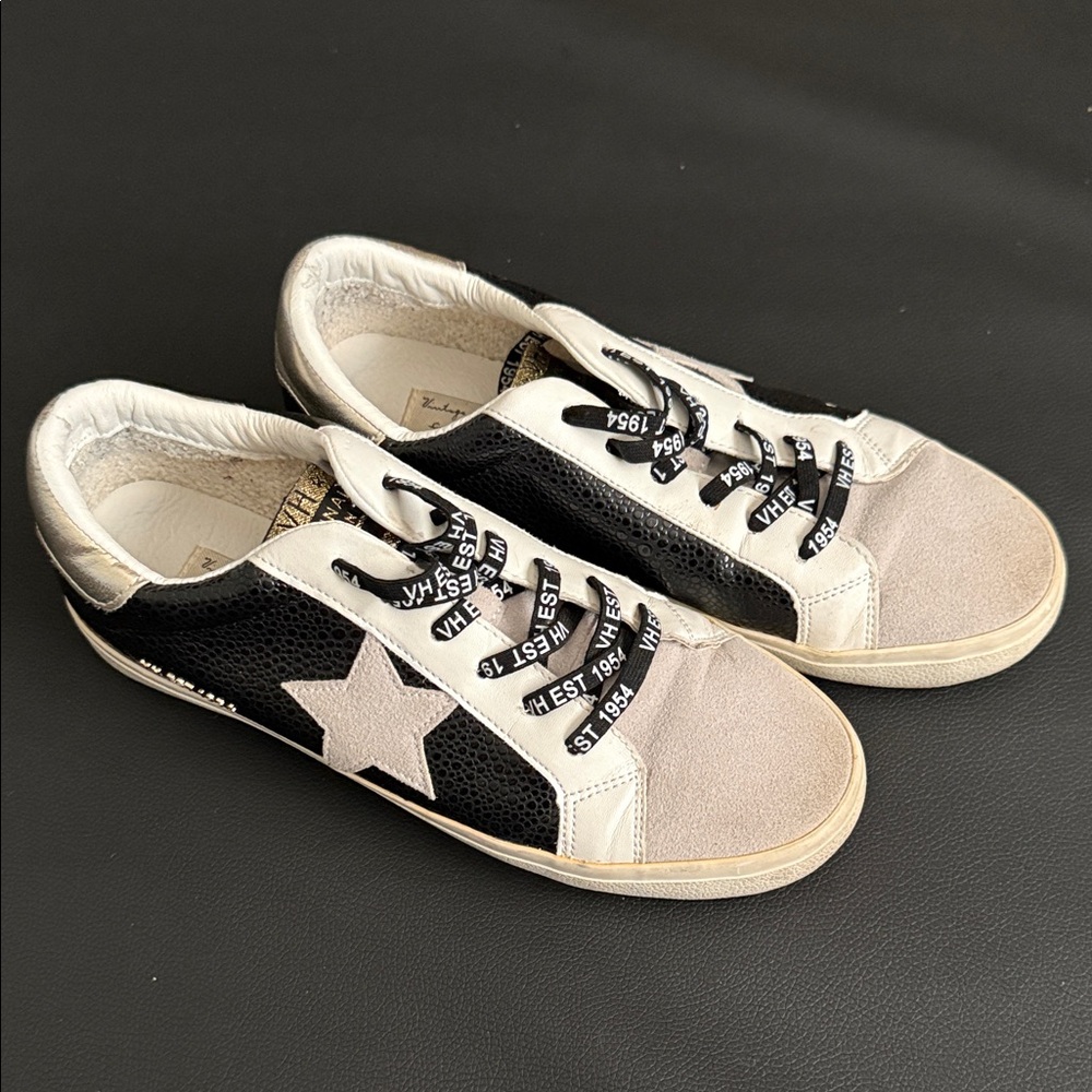 Woman’s Vintage Havana Star Sneakers